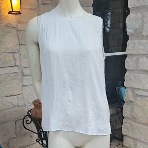 Vince Camuto 2023 Classic White Flowey Sleeveless Tank Top Blouse Small